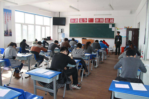 教師or公務(wù)員考哪個(gè)好，看完終于知道了！